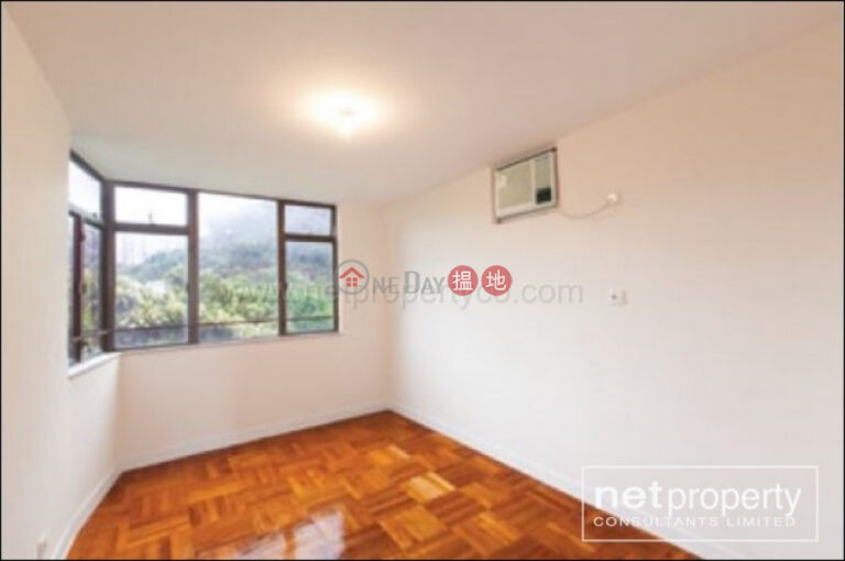Spacious 3 Bedroom Apartment in Pok Fu Lam