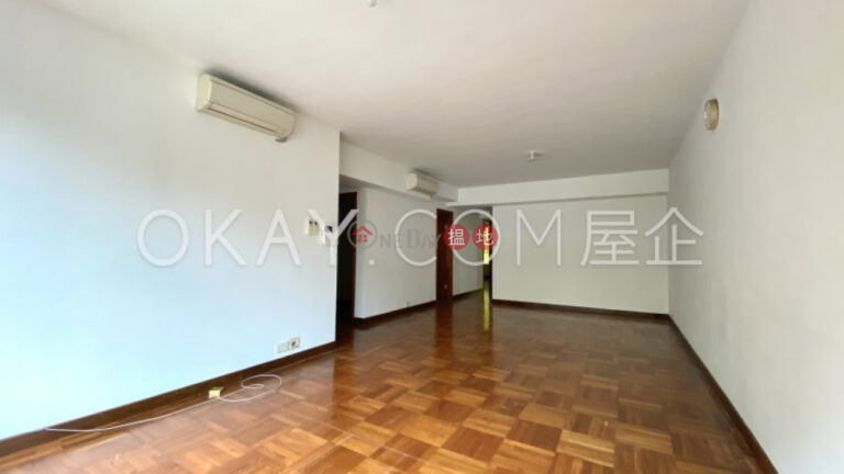 Luxurious 3 bedroom with parking | Rental