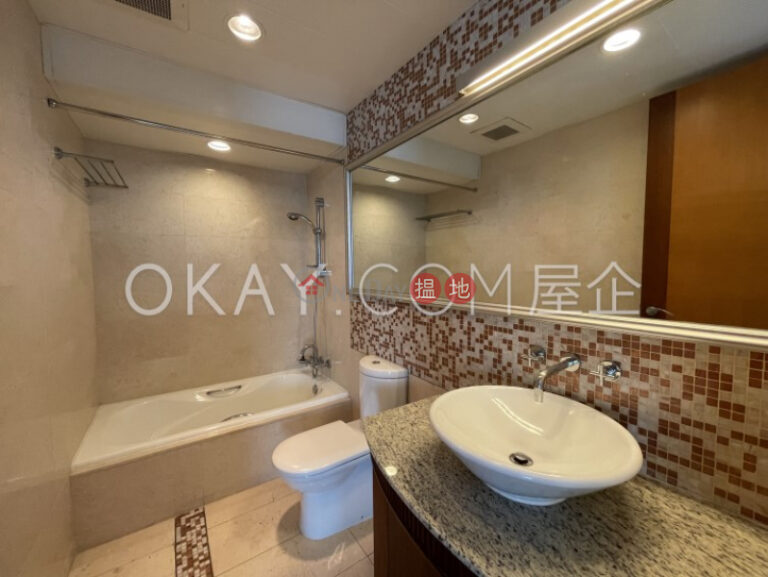 Lovely 4 bedroom with sea views, balcony | For Sale