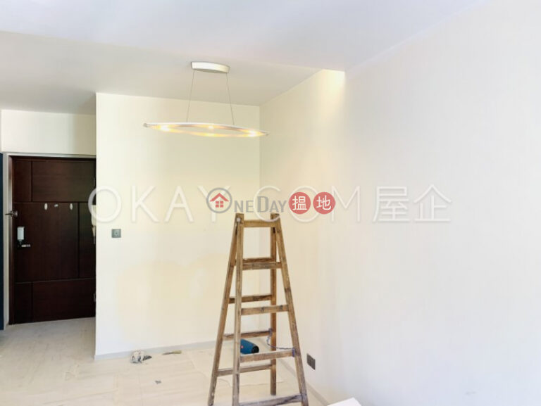 Nicely kept 1 bedroom with balcony | For Sale