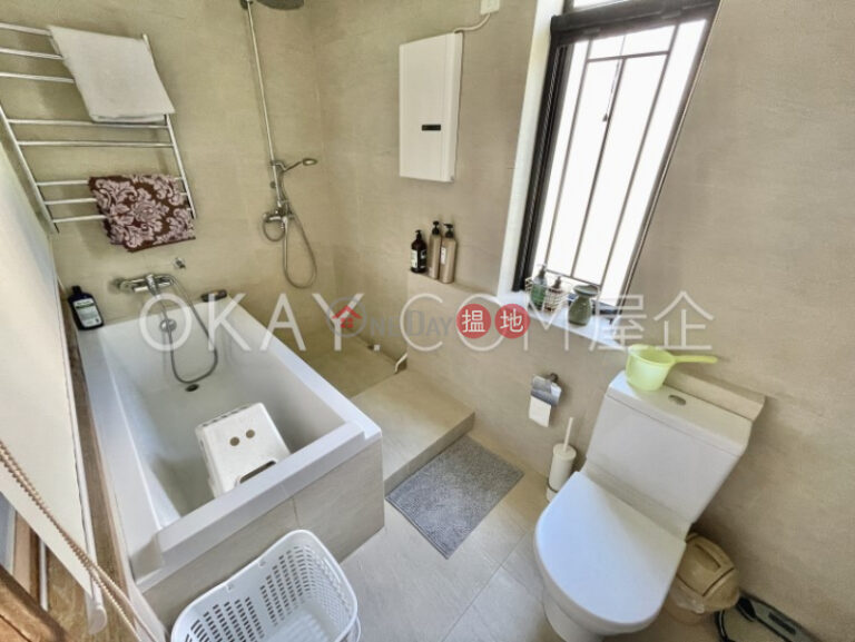 Efficient 3 bedroom with balcony & parking | For Sale