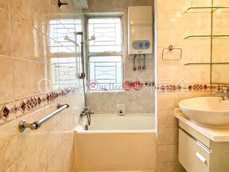 Efficient 4 bedroom with balcony & parking | For Sale