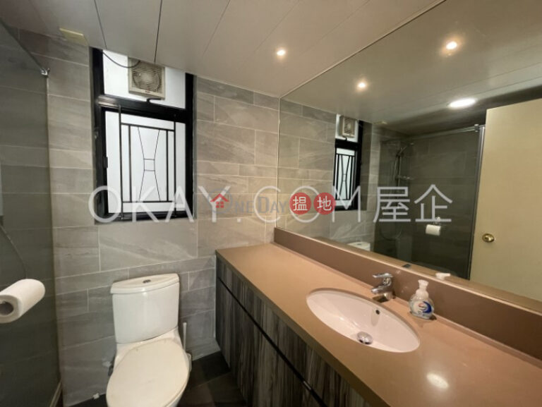 Luxurious 3 bedroom with parking | Rental