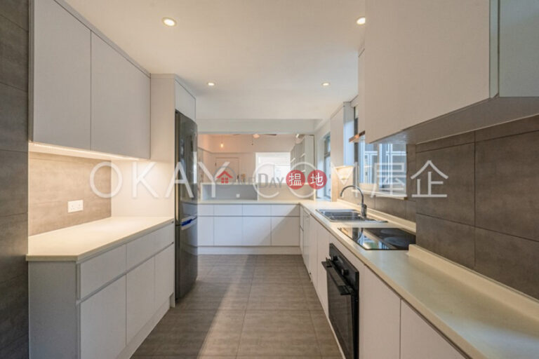 Efficient 3 bedroom with balcony & parking | For Sale