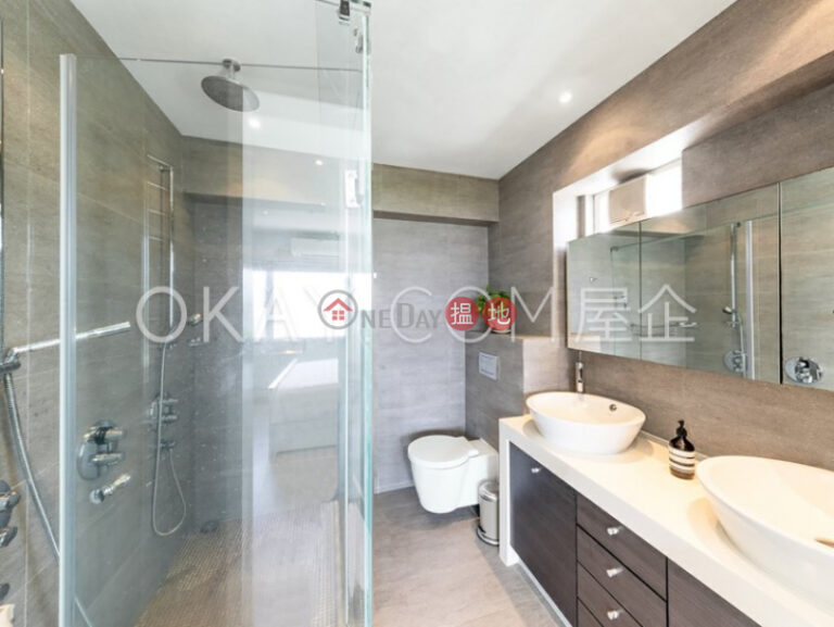 Efficient 3 bedroom with balcony & parking | For Sale