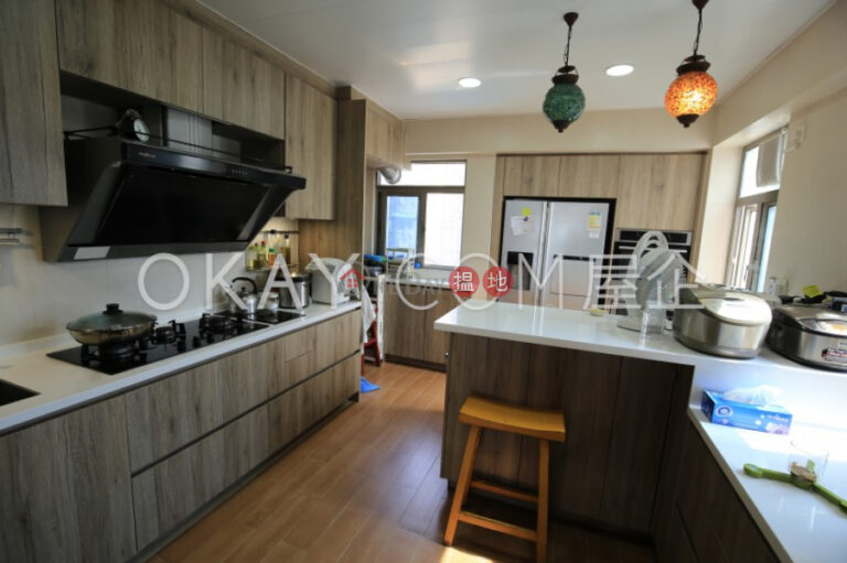 Efficient 6 bed on high floor with rooftop & balcony | For Sale