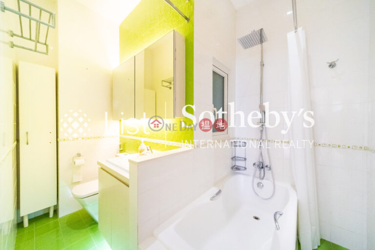 Property for Rent at Albany Court with 3 Bedrooms