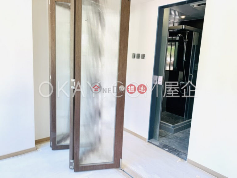 Nicely kept 1 bedroom with balcony | For Sale