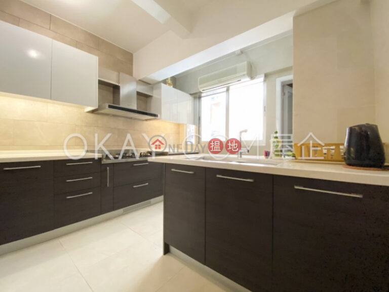 Efficient 2 bedroom with balcony | For Sale