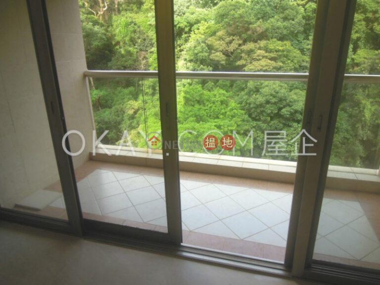 Elegant 2 bedroom with balcony & parking | Rental