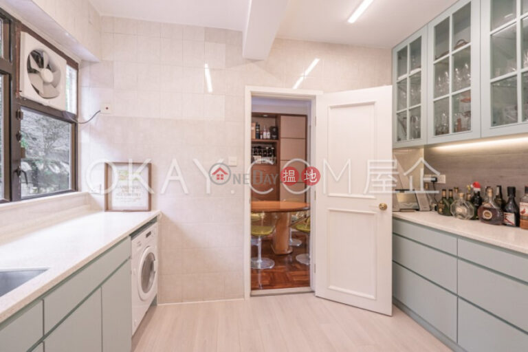 Charming 3 bedroom with balcony & parking | For Sale