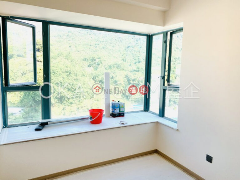 Nicely kept 1 bedroom with balcony | For Sale
