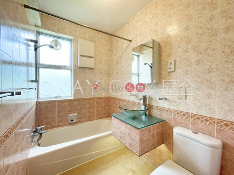 Efficient 4 bedroom with sea views, balcony | For Sale