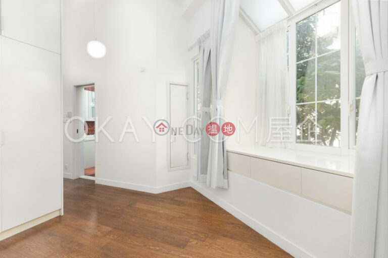 Luxurious 3 bedroom with terrace & parking | For Sale