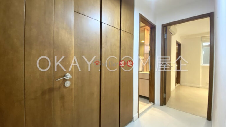 Gorgeous 3 bedroom with terrace & parking | For Sale