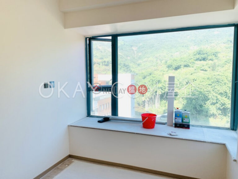 Nicely kept 1 bedroom with balcony | For Sale
