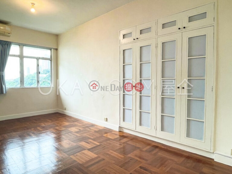 Efficient 4 bedroom with balcony & parking | For Sale