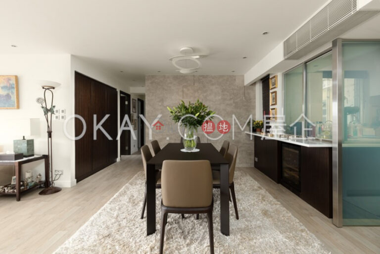 Efficient 3 bedroom with sea views, balcony | For Sale