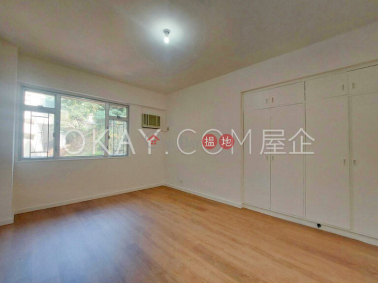 Efficient 4 bedroom with balcony & parking | Rental