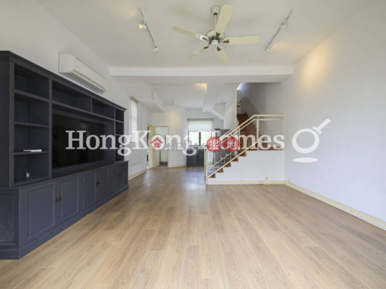 4 Bedroom Luxury Unit at Aqua 33 | For Sale