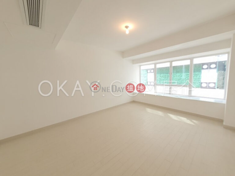 Lovely 3 bedroom on high floor with sea views & rooftop | Rental