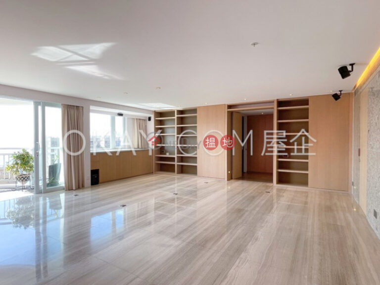 Efficient 2 bedroom with balcony & parking | For Sale