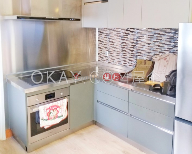 Efficient 3 bed on high floor with sea views & balcony | For Sale