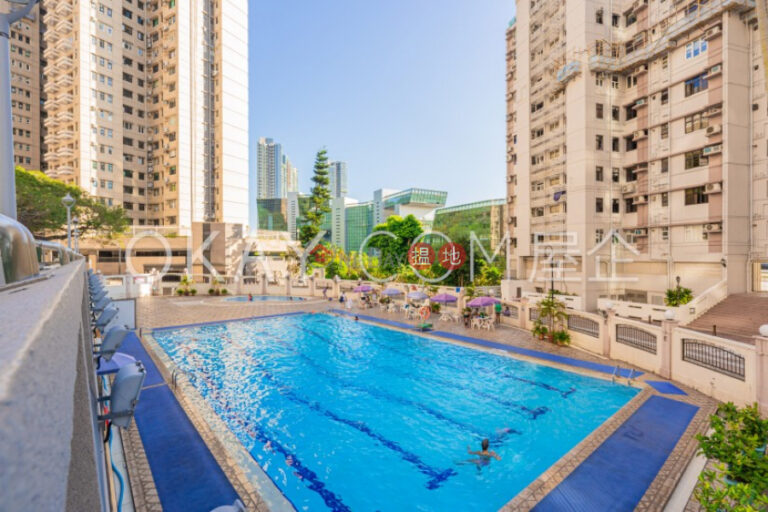 Efficient 3 bed on high floor with rooftop & parking | For Sale