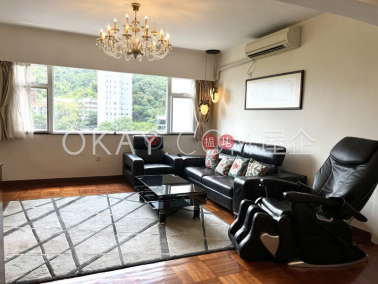 Tasteful 3 bedroom with parking | For Sale