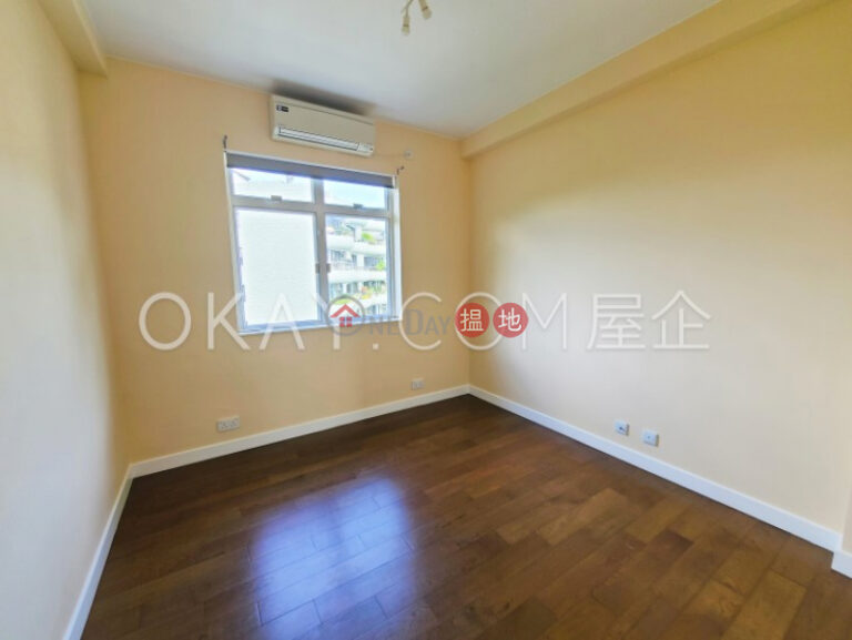 Tasteful 3 bedroom on high floor with balcony & parking | For Sale