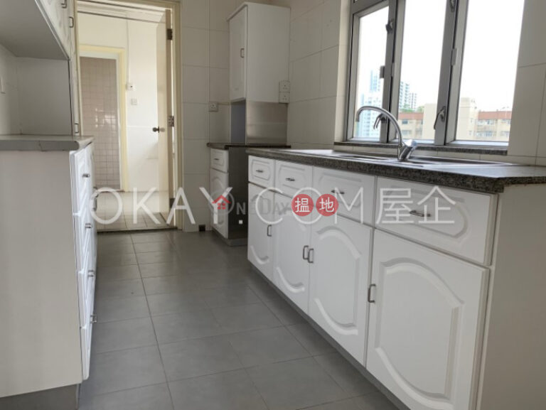 Efficient 4 bed on high floor with sea views & balcony | Rental
