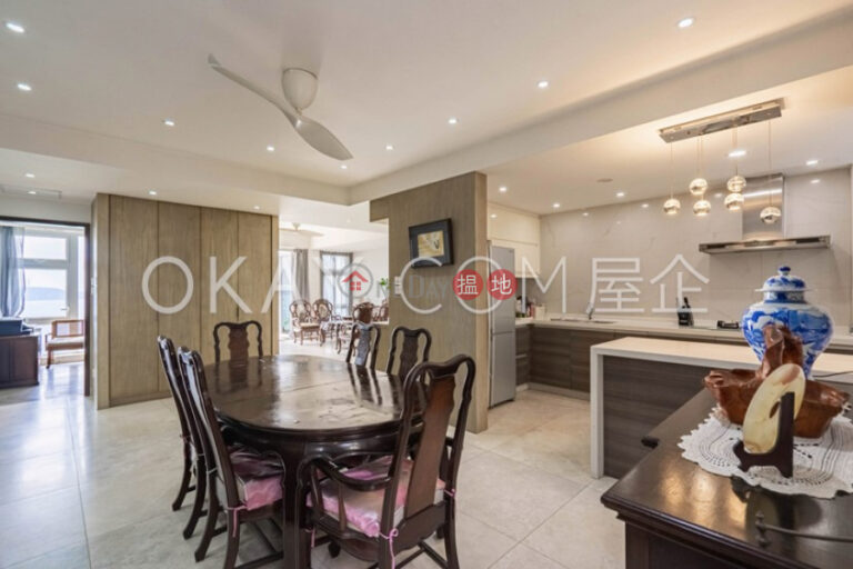 Beautiful 2 bedroom with balcony & parking | Rental