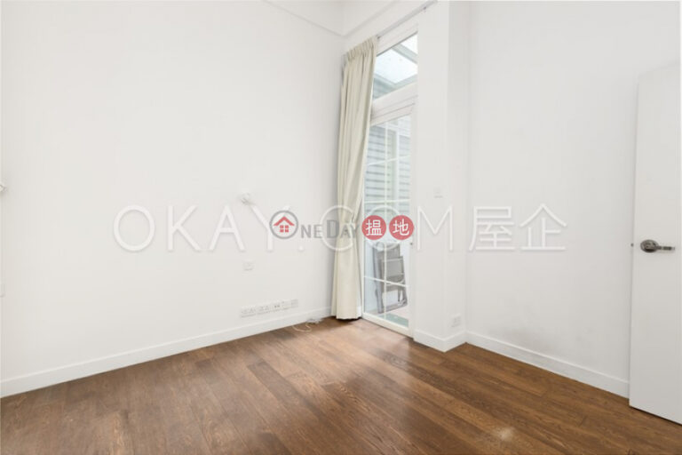 Luxurious 3 bedroom with terrace & parking | For Sale