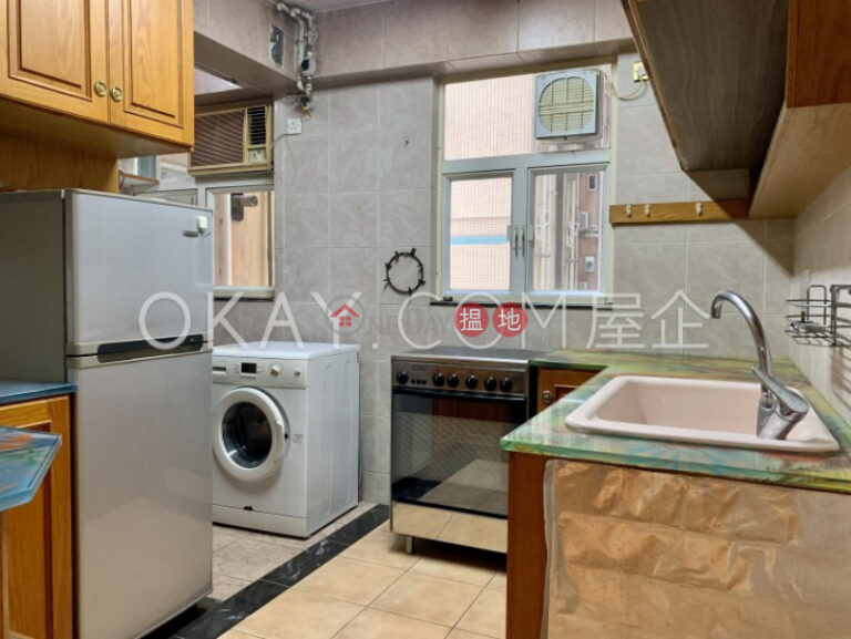 Efficient 3 bedroom with sea views & parking | For Sale