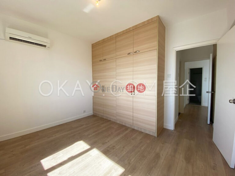 Nicely kept 2 bedroom with balcony & parking | Rental