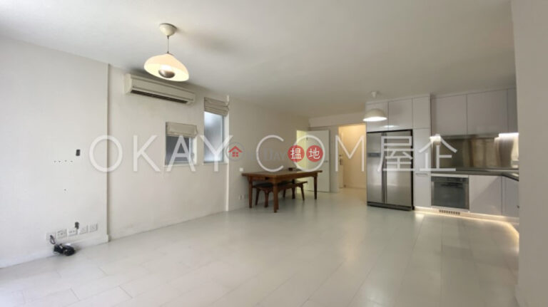 Gorgeous 3 bedroom with terrace & parking | For Sale