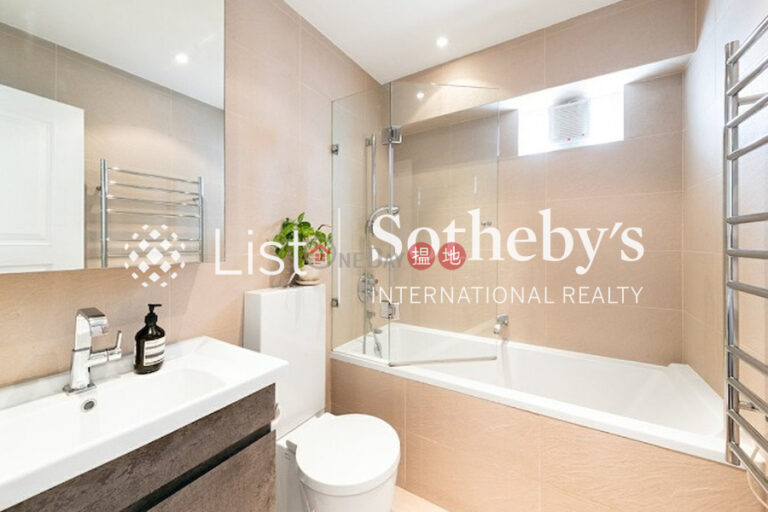 Property for Sale at POKFULAM COURT, 94Pok Fu Lam Road with 3 Bedrooms