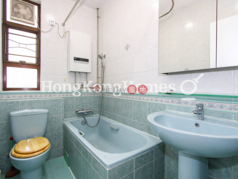 3 Bedroom Family Unit for Rent at CHI FU FA YUEN-YAR CHEE VILLAS - BLOCK L5