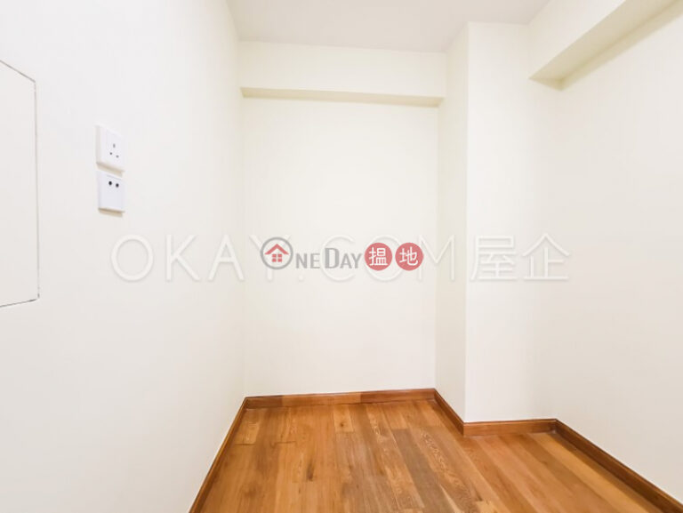 Lovely 2 bedroom with parking | Rental