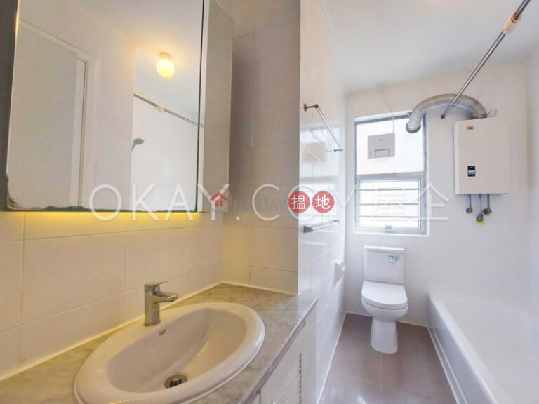 Efficient 4 bedroom with balcony & parking | Rental