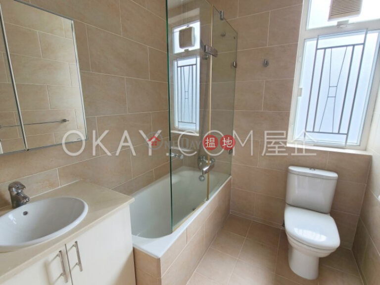 Tasteful 3 bedroom on high floor with balcony & parking | For Sale