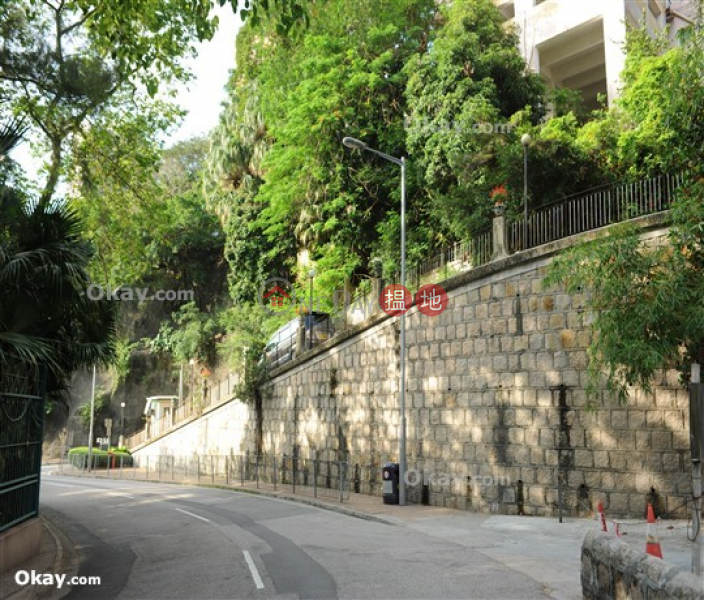 Efficient 4 bedroom with balcony & parking | For Sale