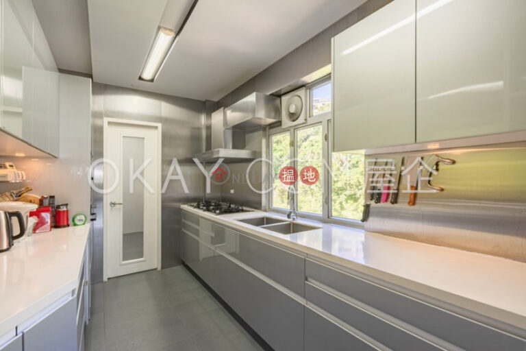 Efficient 3 bed on high floor with sea views & balcony | For Sale