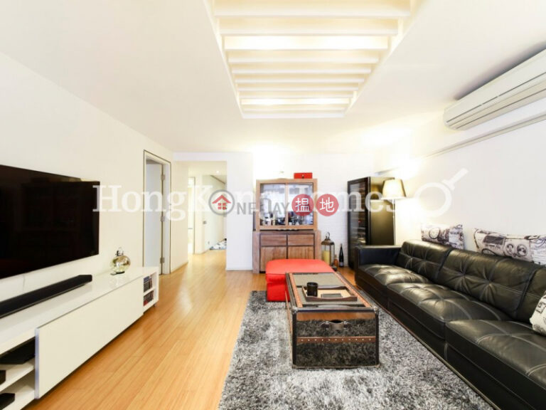3 Bedroom Family Unit at Aqua 33 | For Sale