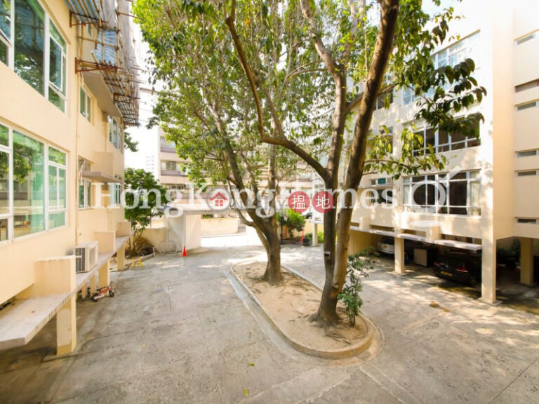 3 Bedroom Family Unit for Rent at Bisney Villas