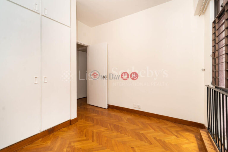 Property for Rent at Pine Grove Block 4 with 4 Bedrooms