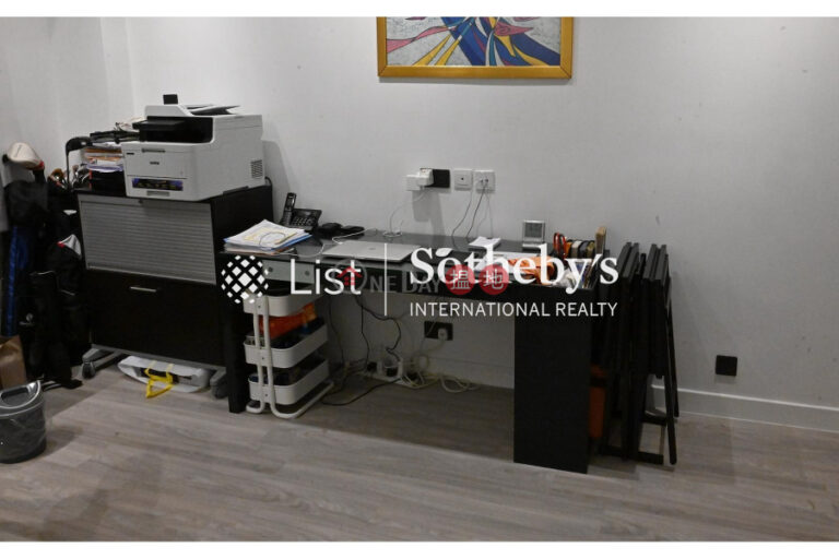 Property for Sale at Fulham Garden with 3 Bedrooms