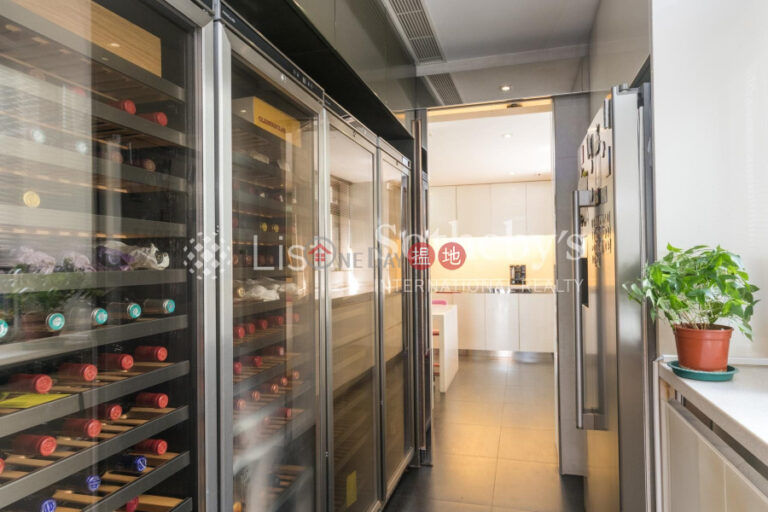 Property for Sale at Scenic Villas with more than 4 Bedrooms