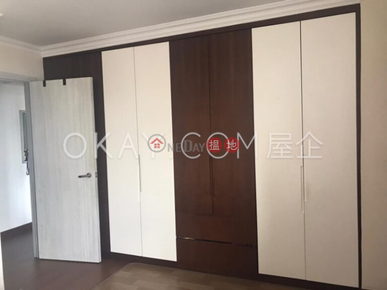 Efficient 3 bedroom with sea views & balcony | Rental