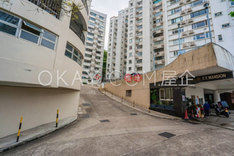 Luxurious 3 bed on high floor with rooftop & parking | For Sale